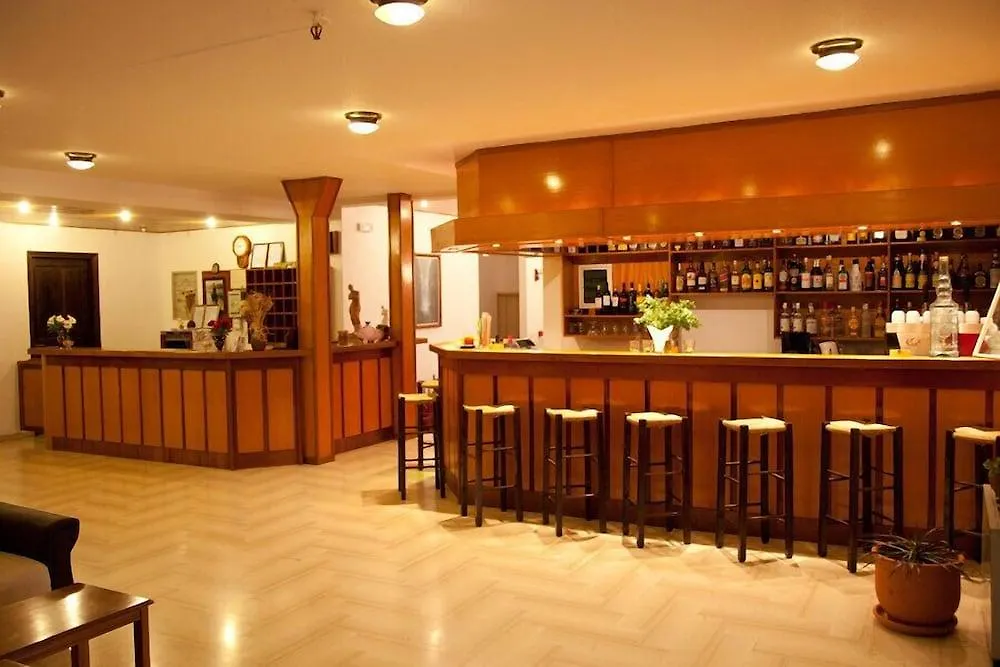 Lena Beach Hotel Kalathas 3*,